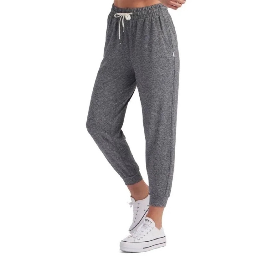 FEAT | Women’s Grey Roam Joggers Size Small